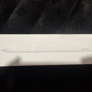 Apple Pencil Pro in Classic White